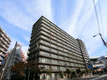 ファミール阿波座